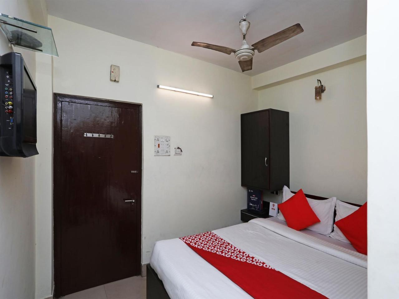 Oyo 13906 Vinita Inn Santragachi Экстерьер фото